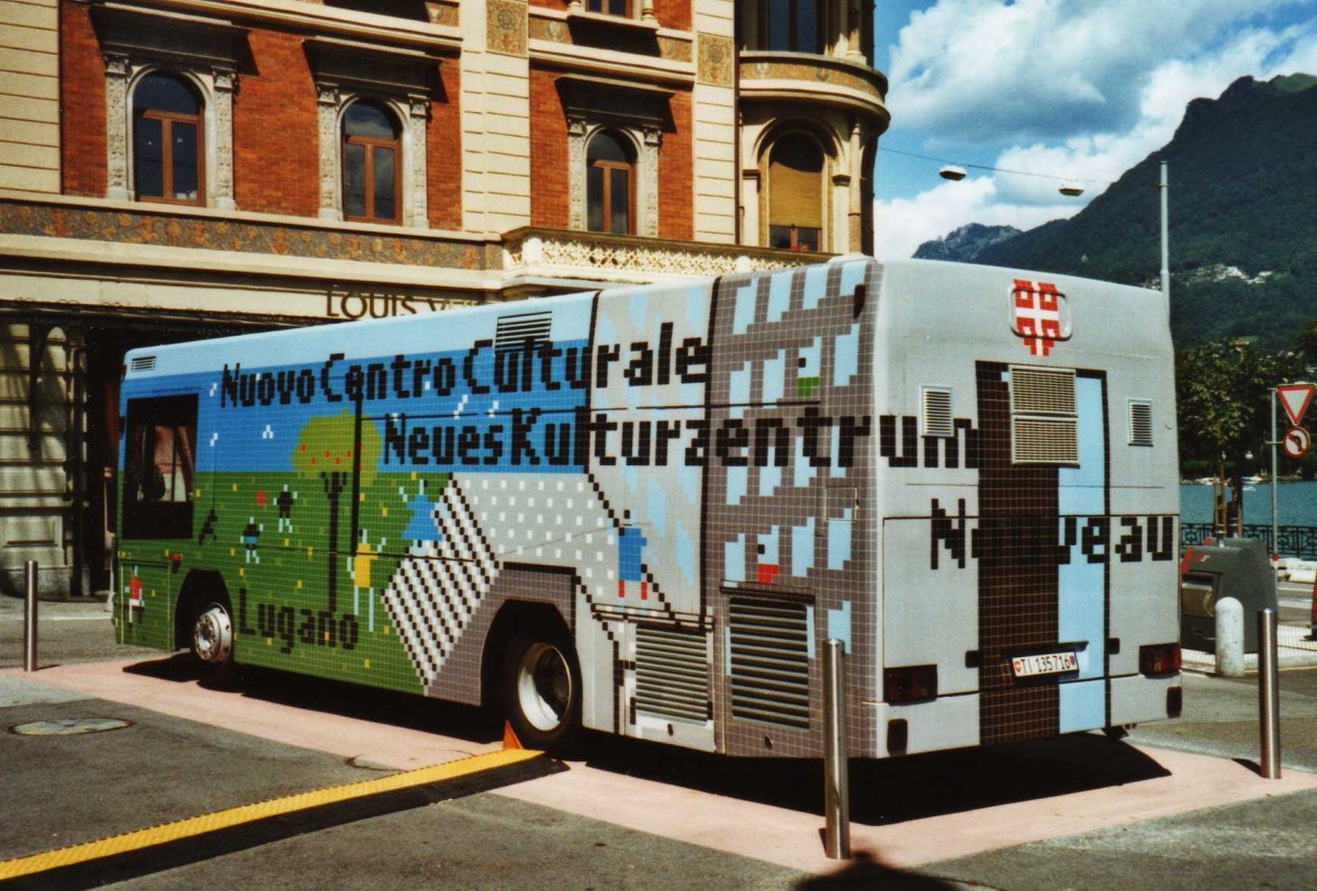 (119'309) - Citt� di Lugano, Lugano - TI 135'716 - Neoplan (ex FART Locarno Nr. 85) am 26. Juli 2009 in Lugano, Piazza Luini