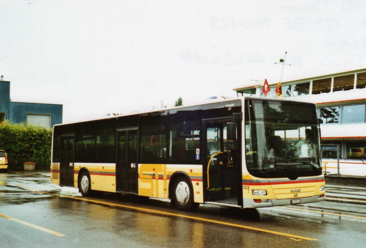 (119'407) - STI Thun - Nr. 123/BE 700'123 - MAN am 3. August 2009 bei der Schiffl�ndte Thun