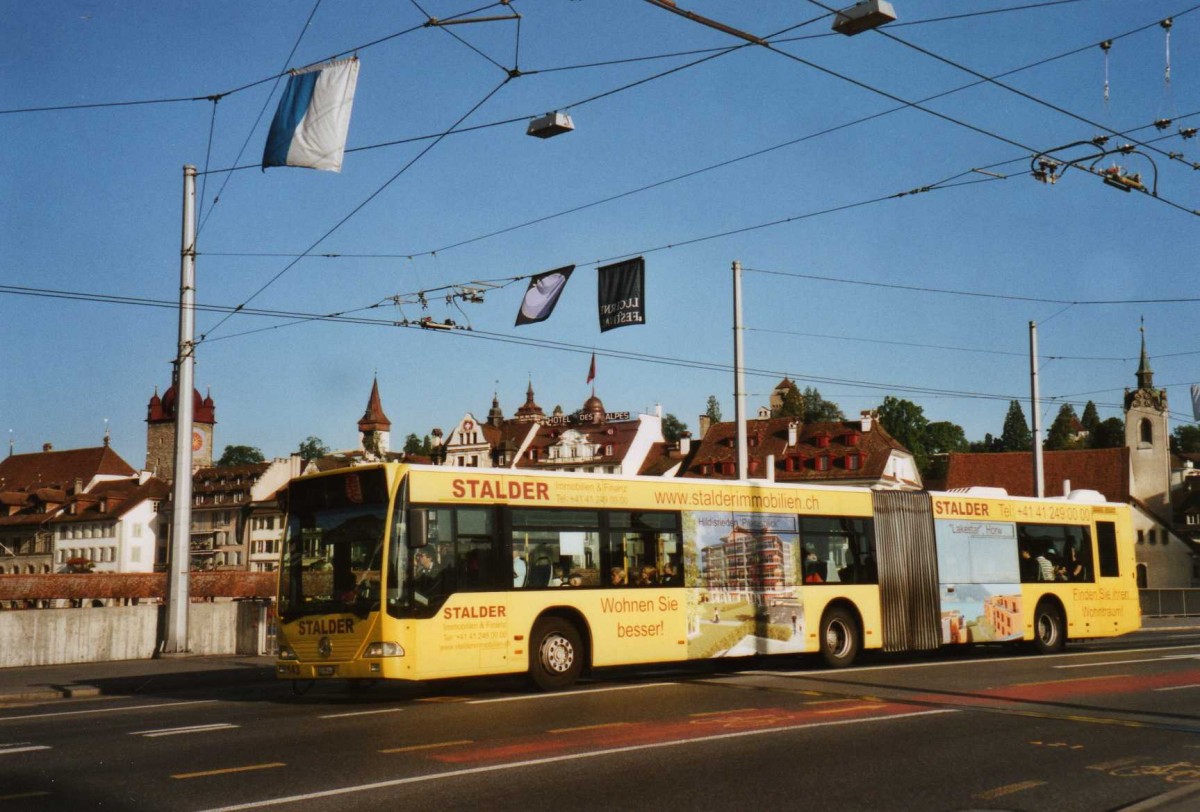 (119'631) - VBL Luzern - Nr. 143/LU 199'443 - Mercedes am 15. August 2009 in Luzern, Bahnhofbr�cke