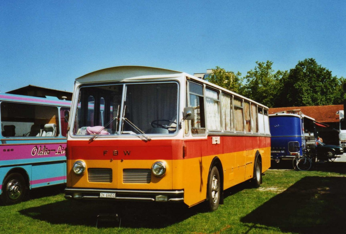(119'831) - Tr�b, Oberrieden - Nr. 12/ZH 69'651 - FBW/R&J (ex Ryffel, Uster Nr. 12) am 15. August 2009 in Zug, Wohnbustreffen