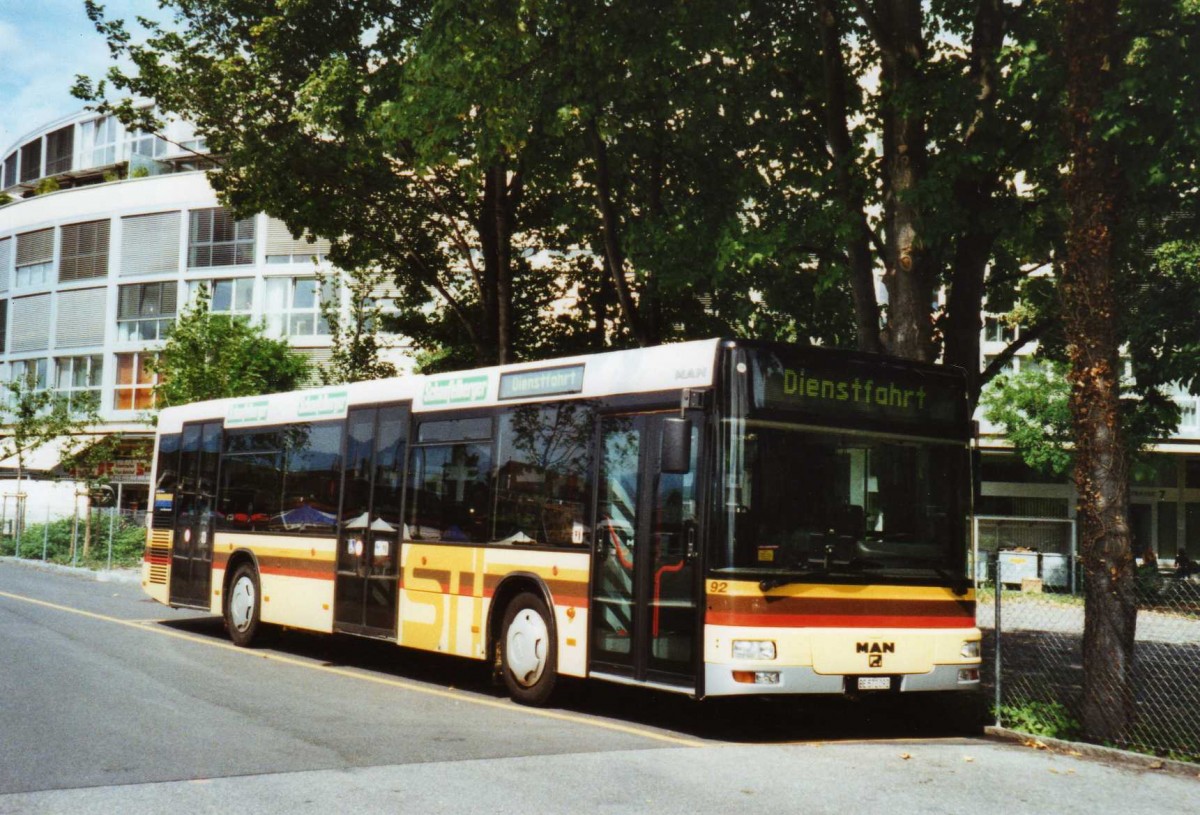 (120'504) - STI Thun - Nr. 92/BE 572'092 - MAN am 25. August 2009 bei der Schiffl�ndte Thun