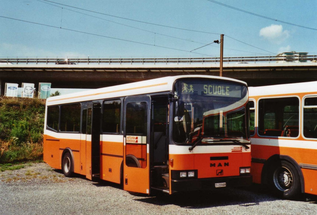 (121'036) - AMSA Chiasso - Nr. 9/TI 219'609 - MAN/Lauber (ex Berger, R�thenbach) am 12. September 2009 in Balerna, Garage