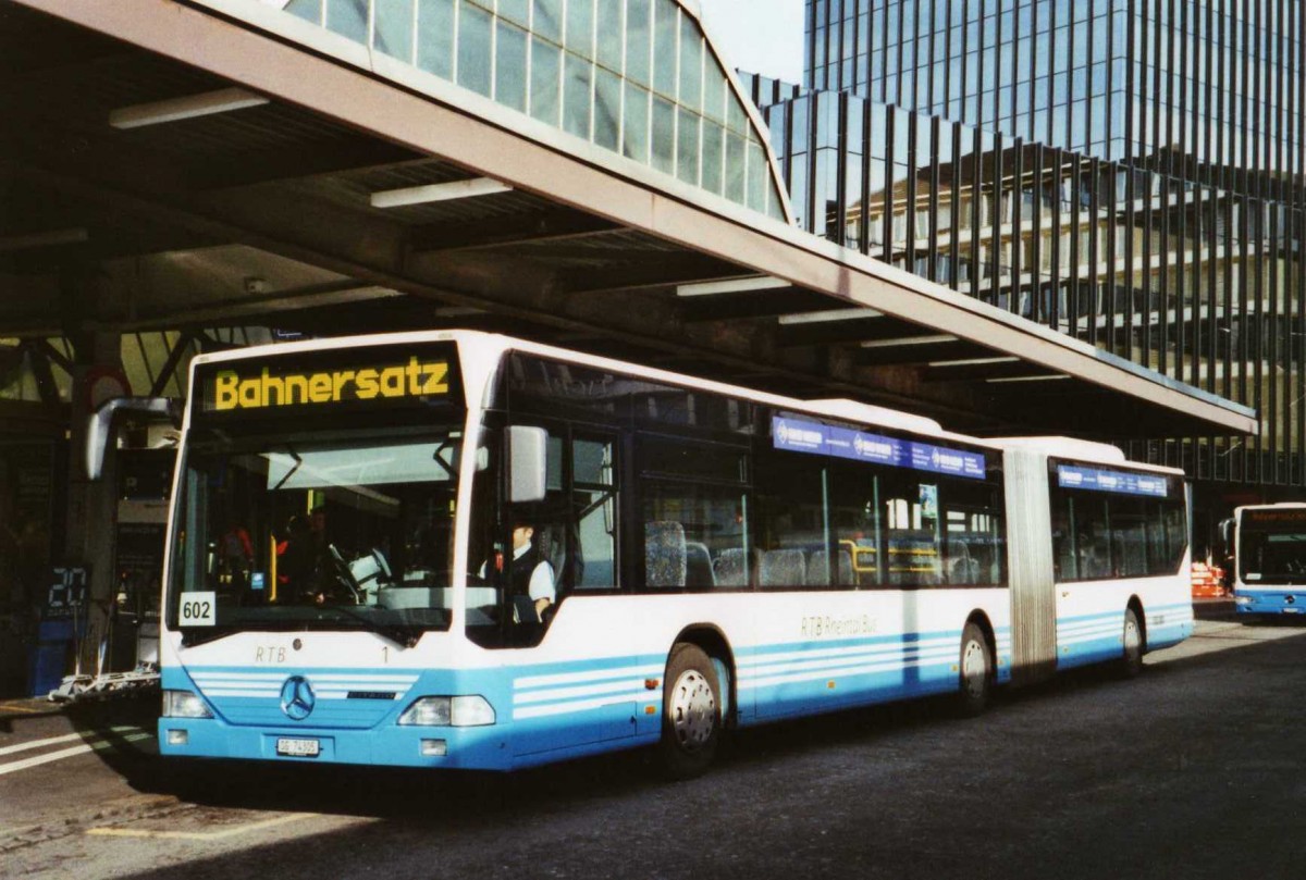 (121'721) - RTB Altst�tten - Nr. 1/SG 74'305 - Mercedes am 24. Oktober 2009 beim Bahnhof St. Gallen