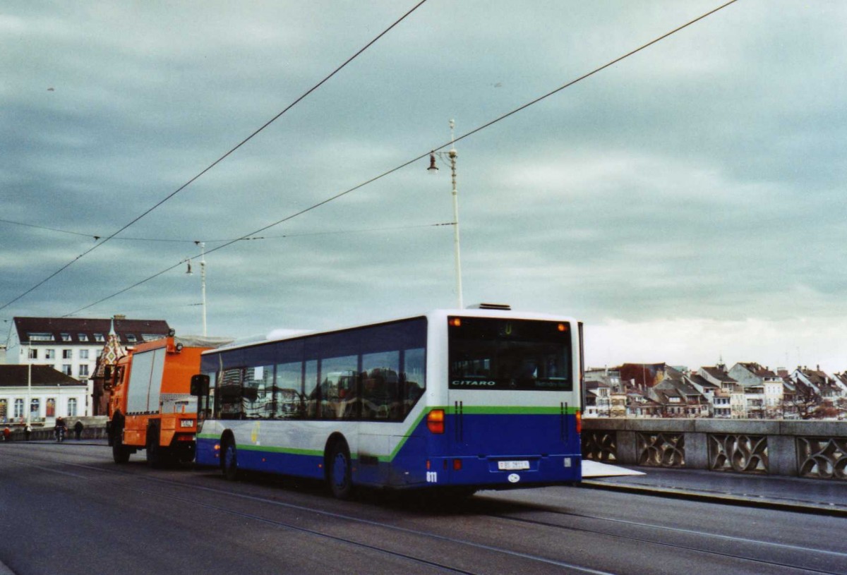 (122'107) - BVB Basel - Nr. 811/BS 2811 - Mercedes (ex TPL Lugano Nr. 4) am 17. November 2009 in Basel, Mittlere Rheinbr�cke