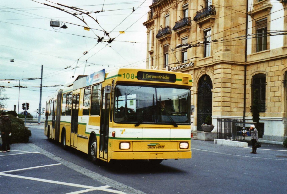 (122'524) - TN Neuch�tel - Nr. 108 - NAW/Hess Gelenktrolleybus am 5. Dezember 2009 in Neuch�tel, Place Pury