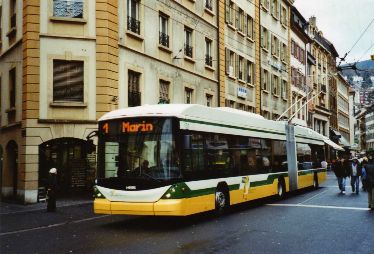 (123'403) - TN Neuch�tel - Nr. 131 - Hess/Hess Gelenktrolleybus am 23. Dezember 2009 in Neuch�tel, Place Pury