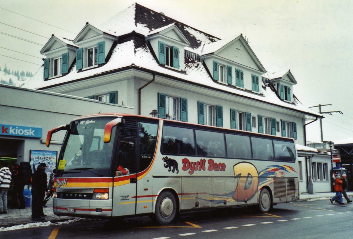 (124'106) - Dysli, Bern - Nr. 25/BE 147'160 - Setra (ex N�vermann, D-Mettmann) am 10. Januar 2010 beim Bahnhof Frutigen