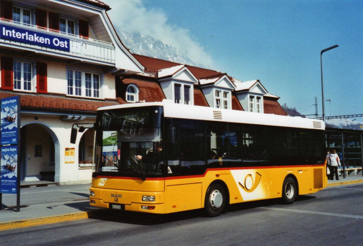 (124'604) - PostAuto Bern - BE 610'532 - MAN/G�ppel (ex P 23'033) am 8. M�rz 2010 beim Bahnhof Interlaken Ost
