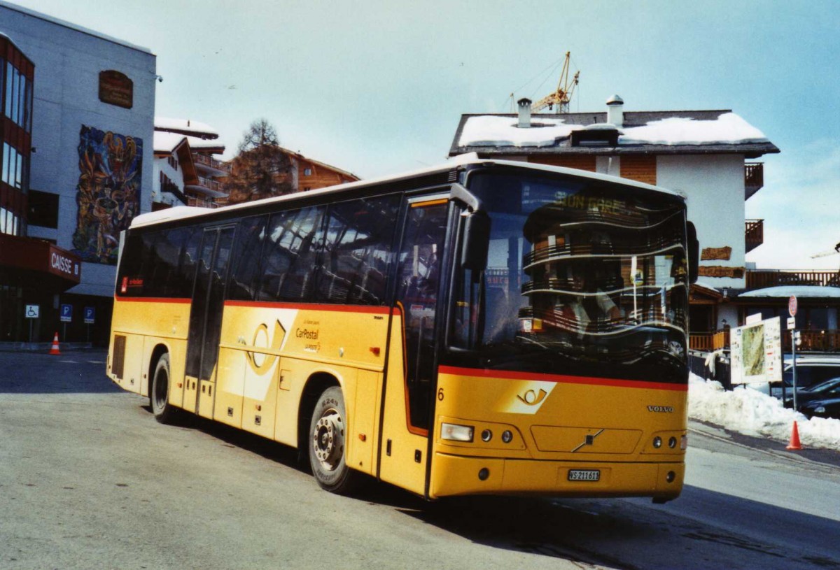 (124'637) - Lathion, Sion - Nr. 6/VS 211'611 - Volvo am 9. M�rz 2010 in Haute-Nendaz, T�l�