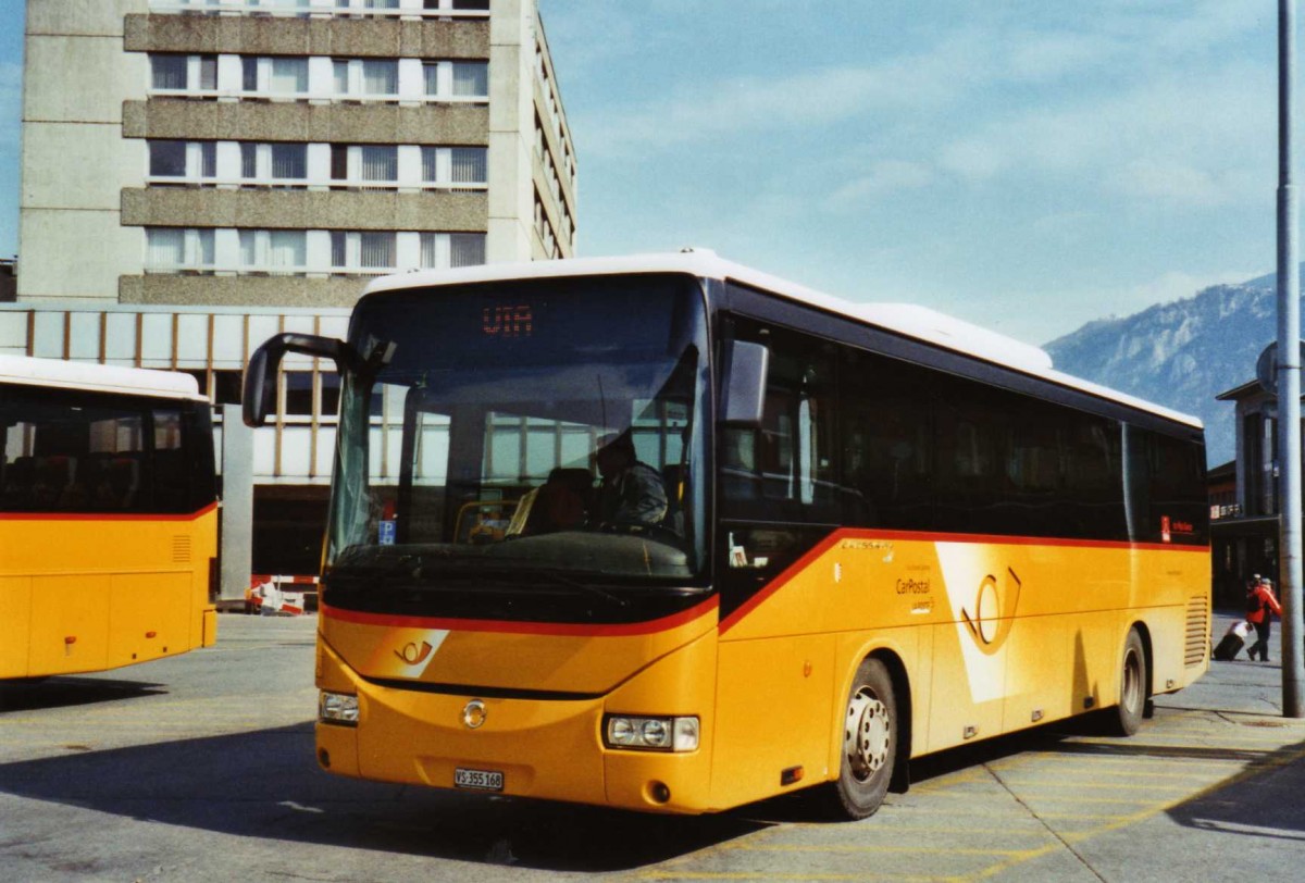 (124'709) - PostAuto Wallis - Nr. 6/VS 355'168 - Irisbus am 9. M�rz 2010 beim Bahnhof Sion