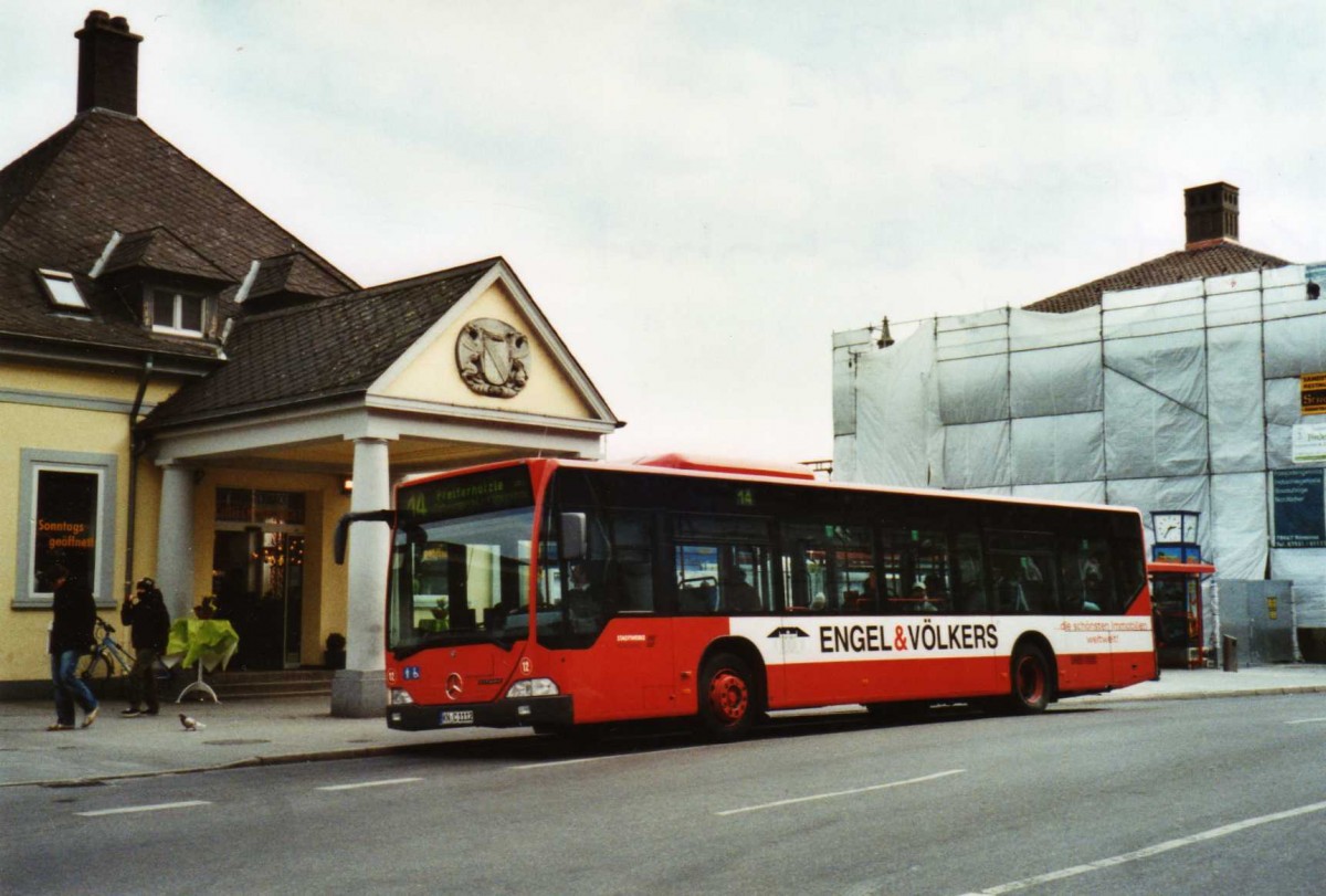 (124'806) - SWK Konstanz - Nr. 12/KN-C 1112 - Mercedes am 10. M�rz 2010 beim Bahnhof Konstanz