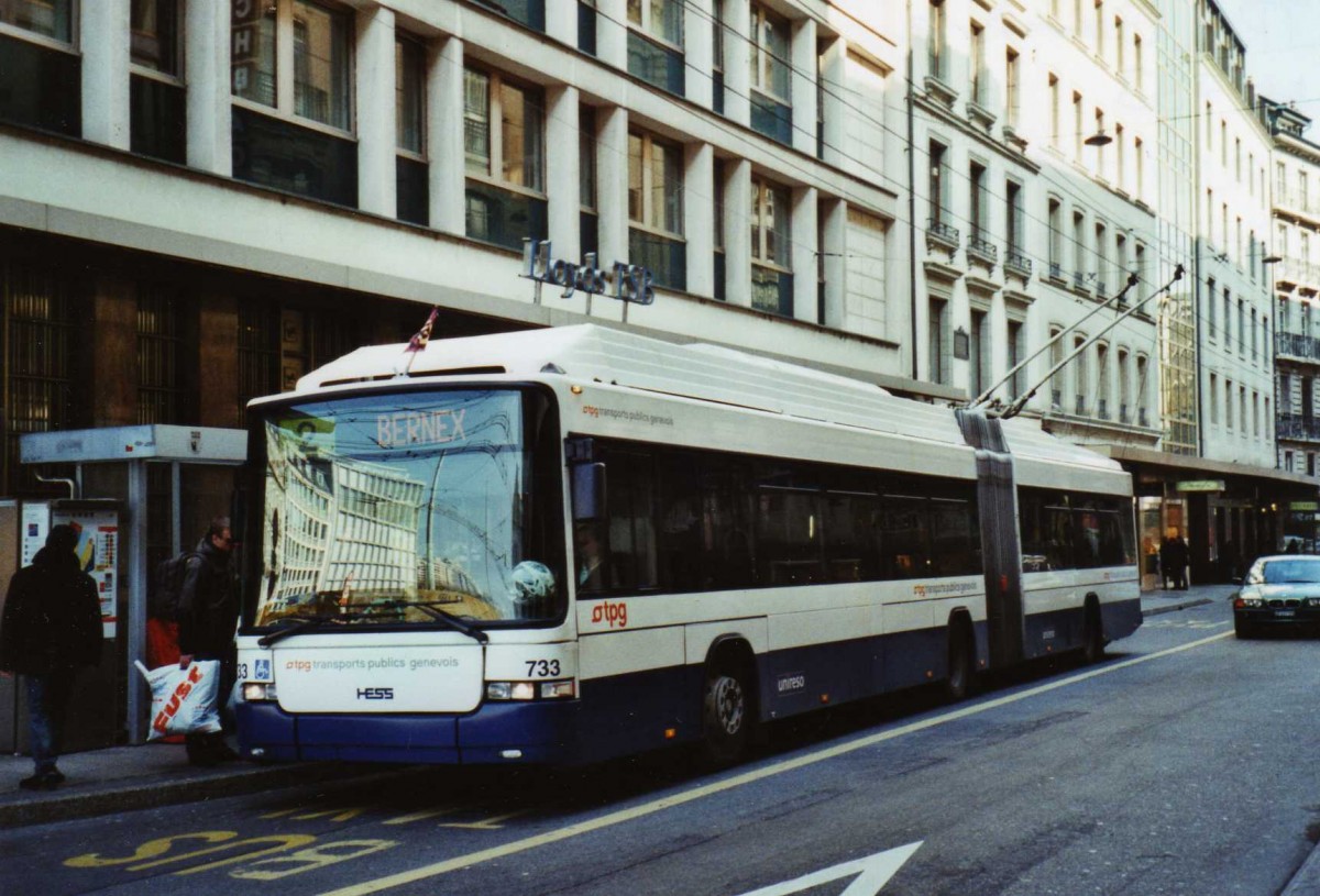 (124'936) - TPG Gen�ve - Nr. 733 - Hess/Hess Gelenktrolleybus am 13. M�rz 2010 in Gen�ve, Bel-Air