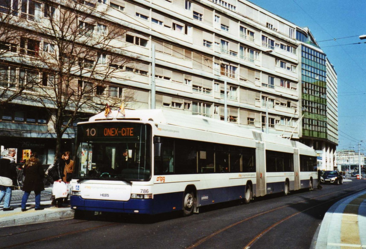(125'010) - TPG Gen�ve - Nr. 786 - Hess/Hess Doppelgelenktrolleybus am 13. M�rz 2010 in Gen�ve, Coutance