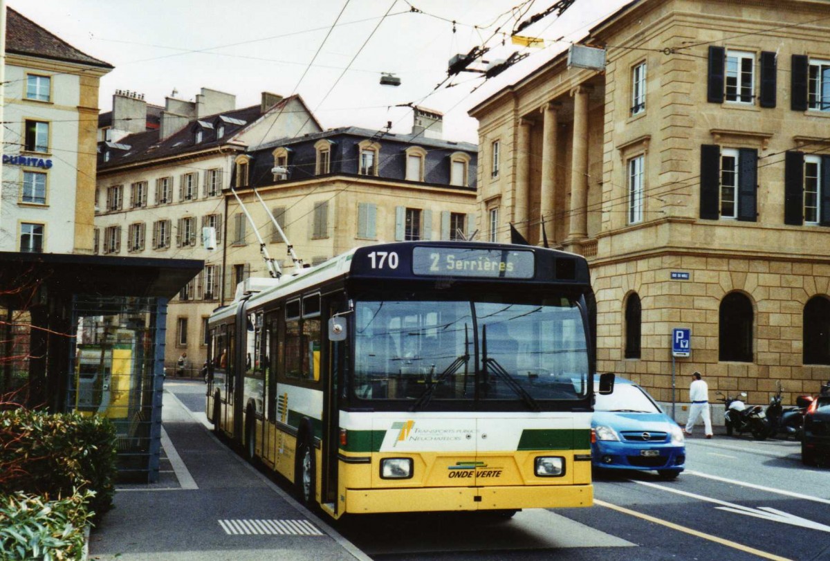 (125'224) - TN Neuch�tel - Nr. 170 - FBW/Hess Gelenktrolleybus am 22. M�rz 2010 in Neuch�tel, Place Pury