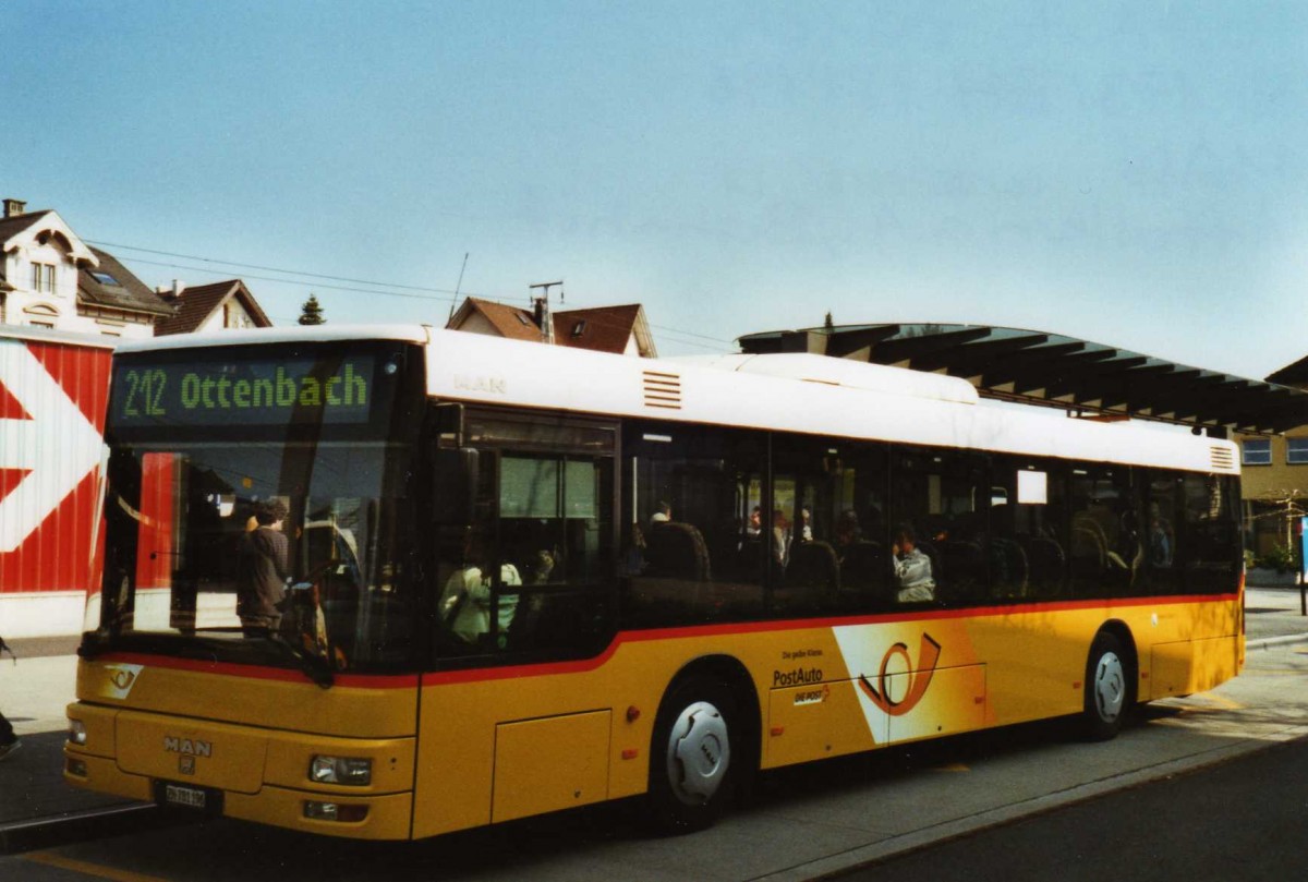 (125'620) - PostAuto Z�rich - Nr. 173/ZH 781'196 - MAN am 24. April 2010 beim Bahnhof Affoltern