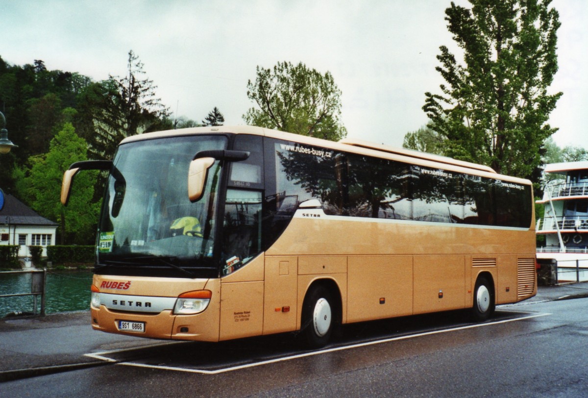 (126'112) - Aus Tschechien: Rubes, Risuty - 9S1 6866 - Setra am 5. Mai 2010 bei der Schiffl�ndte Thun
