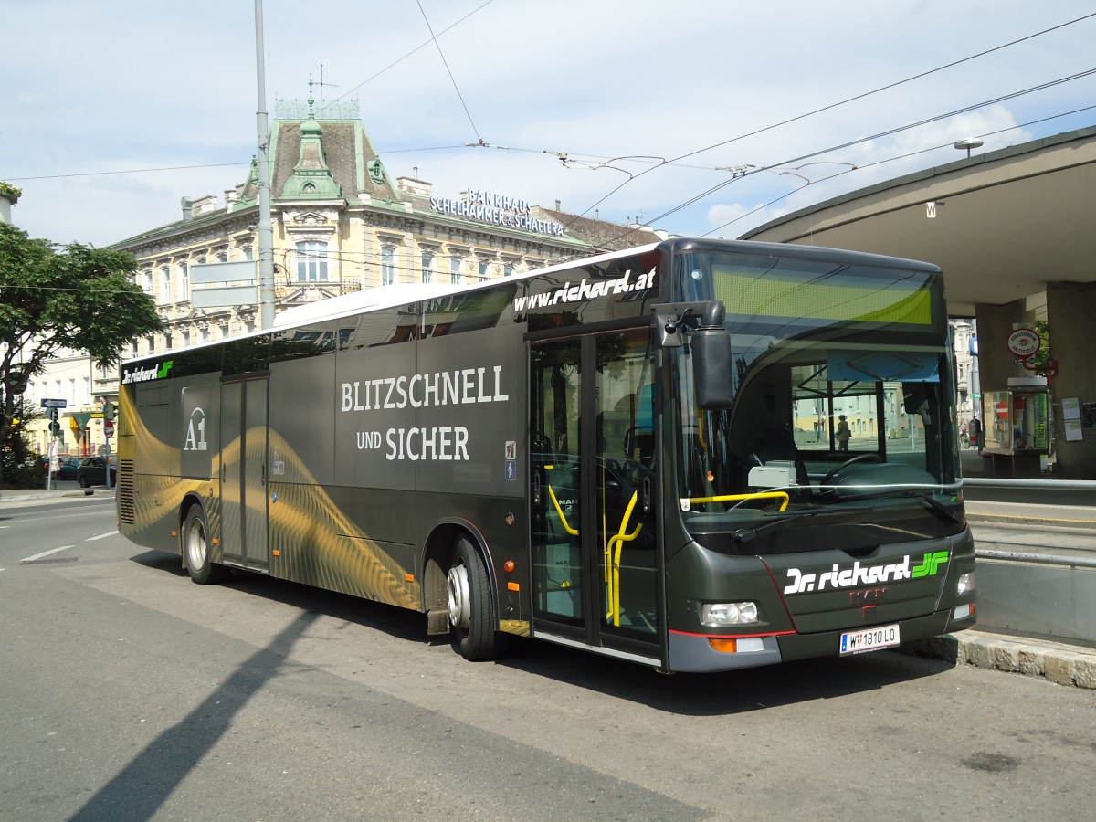 (128'353) - Dr. Richard - Nr. R8804/W 1810 LO - MAN am 8. August 2010 in Wien-Hietzing, Kennedybr�cke