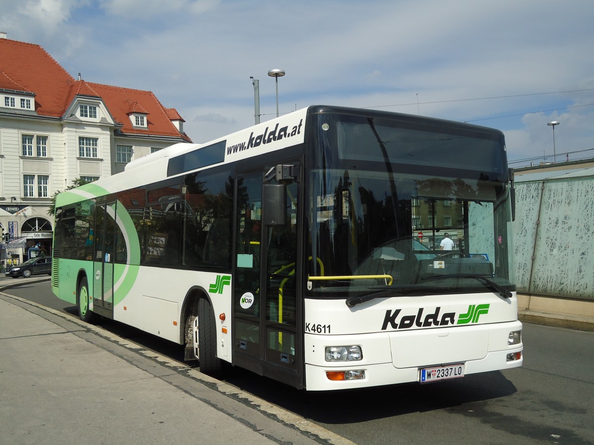 (128'354) - Dr. Richard - Nr. K4611/W 2337 LO - MAN am 8. August 2010 in Wien-Hietzing, Kennedybr�cke