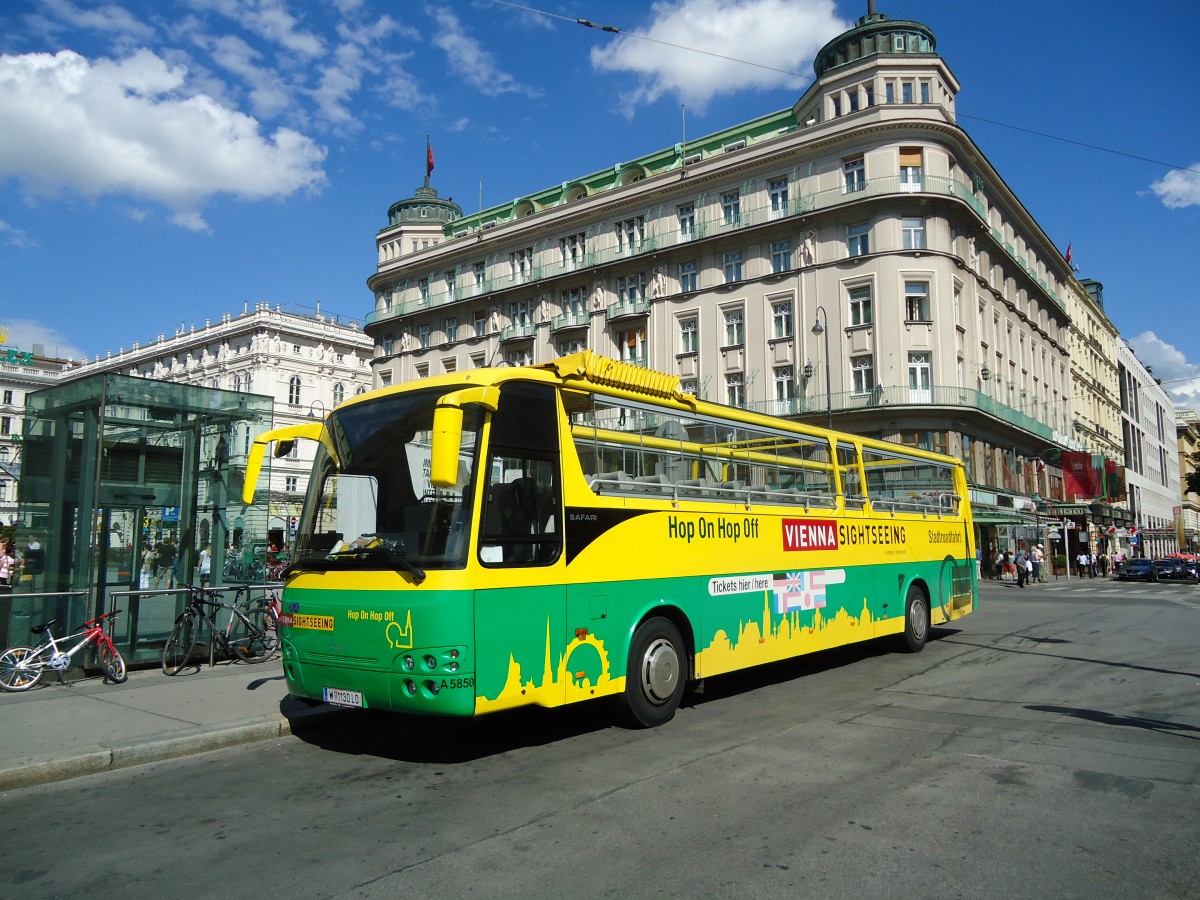 (128'389) - Dr. Richard - Nr. A5850/W 1130 LO - Temsa am 9. August 2010 in Wien-K�rntner Ring, Oper