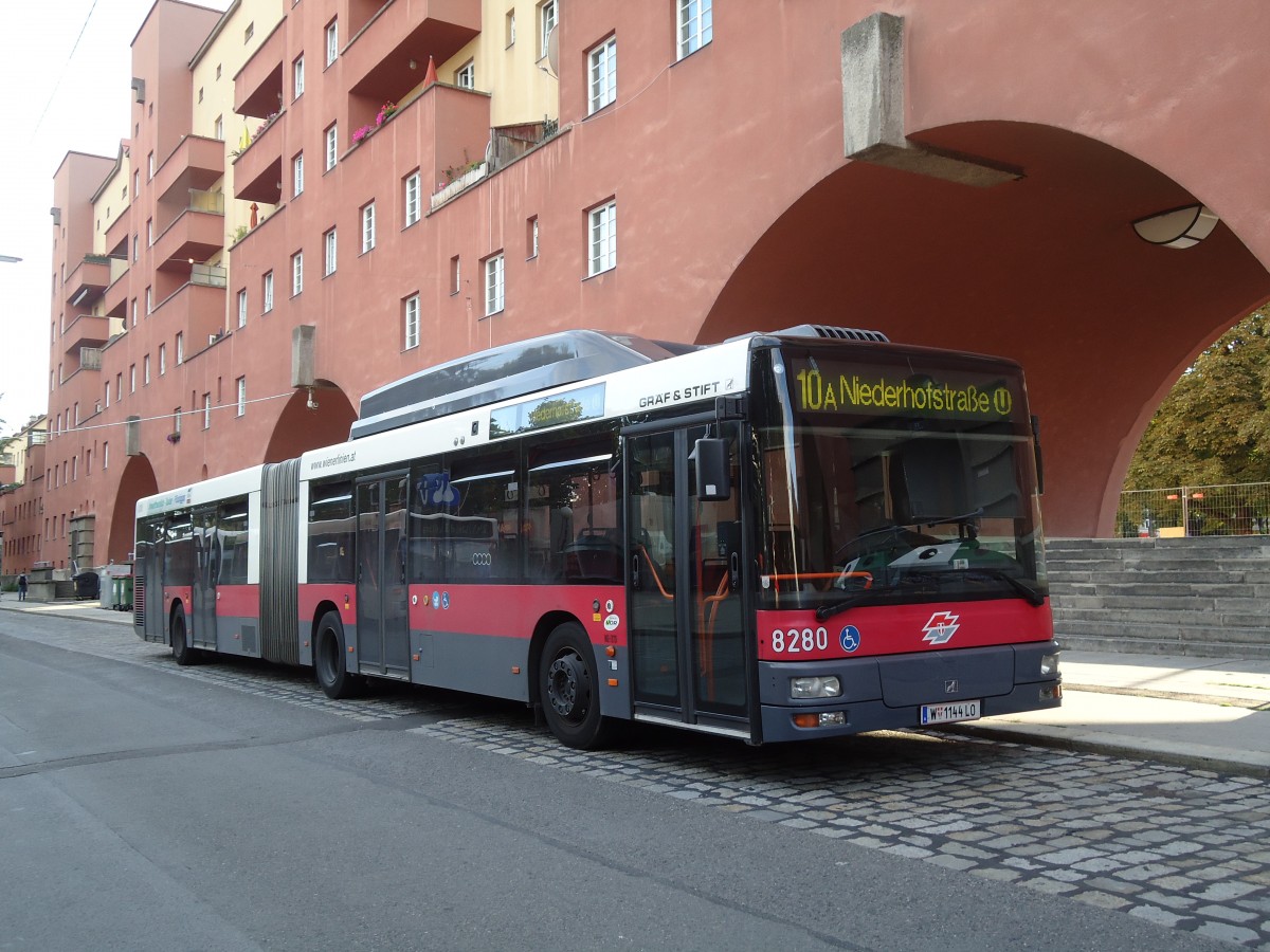 (128'437) - Wiener Linien - Nr. 8280/W 1144 LO - Gr�f&Stift am 9. August 2010 in Wien, Heiligenstadt