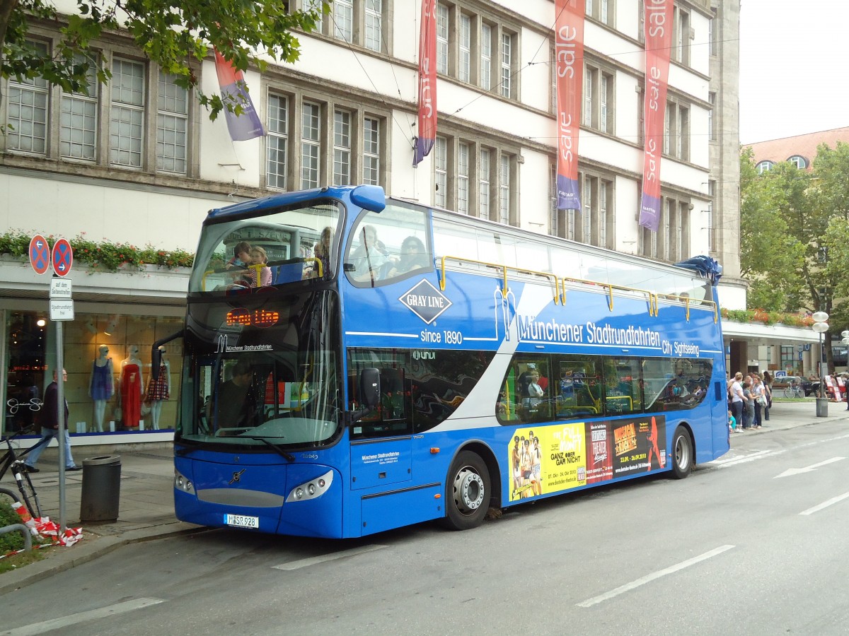 (128'608) - M�nchener Stadtrundfahrten, M�nchen - M-SR 928 - Volvo/UNVI am 11. August 2010 beim Hauptbahnhof M�nchen