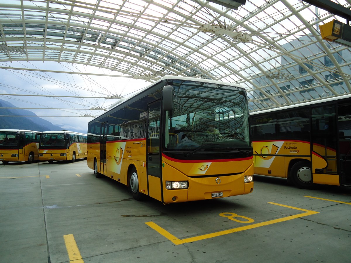 (128'727) - PostAuto Graub�nden - GR 162'971 - Irisbus am 13. August 2010 in Chur, Postautostation