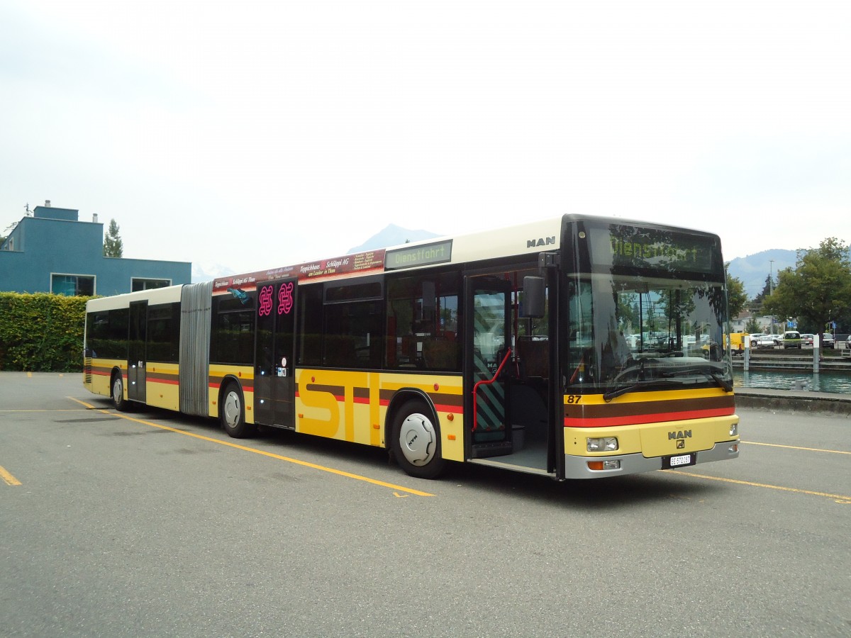 (129'107) - STI Thun - Nr. 87/BE 572'087 - MAN am 23. August 2010 bei der Schiffl�ndte Thun