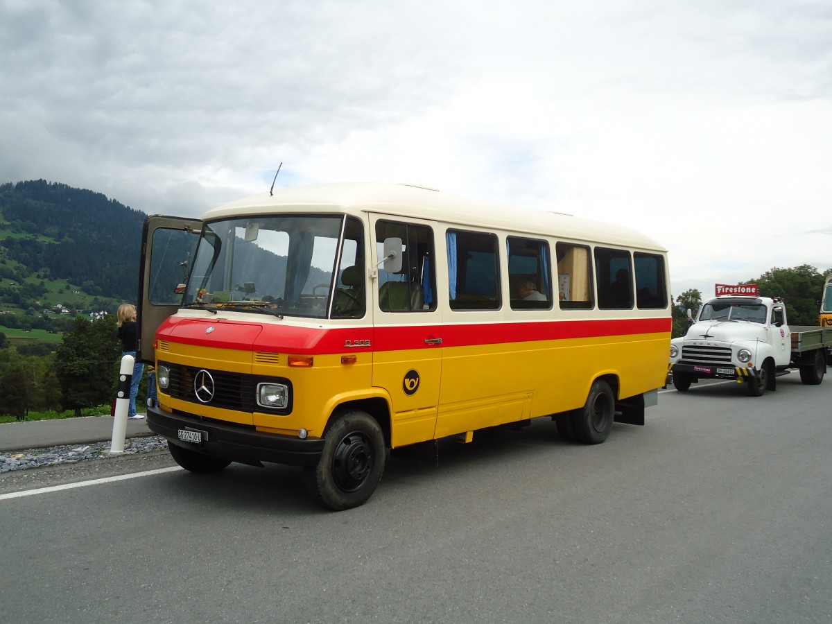 (129'890) - Amsler, Fr�msen - SG 27'410 U - Mercedes/T�scher am 18. September 2010 in Castrisch, Schleps