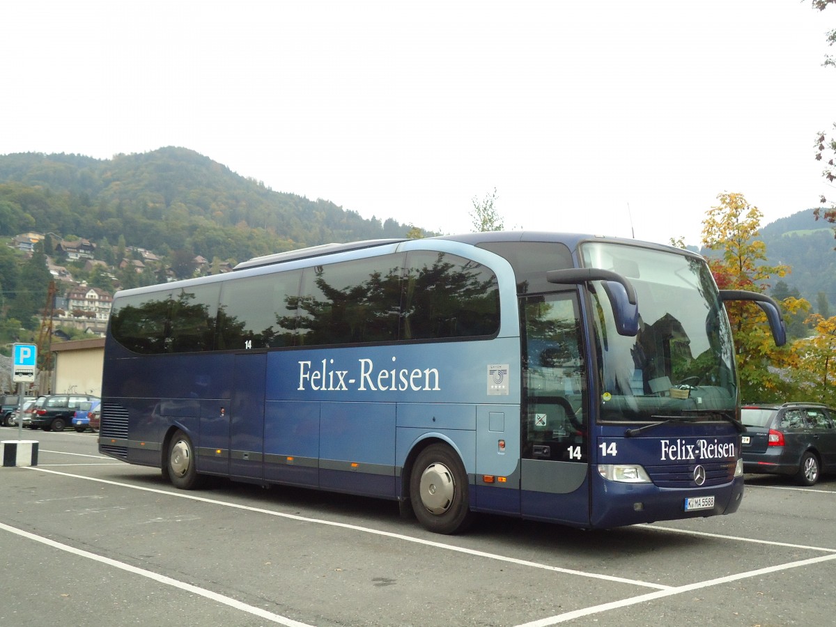 (130'112) - Aus Deutschland: Felix-Reisen, K�ln - Nr. 14/K-MA 5588 - Mercedes am 30. September 2010 in Thun, Seestrasse