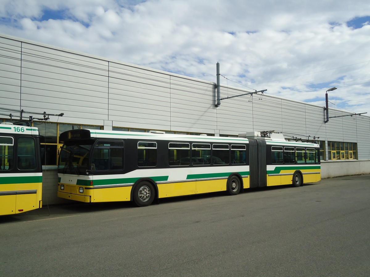 (130'241) - TN Neuch�tel - Nr. 164 - FBW/Hess Gelenktrolleybus am 4. Oktober 2010 in Marin, D�p�t