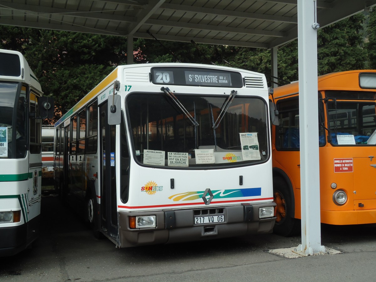 (130'709) - Mus�e Bus, Breil-sur-Roya - Nr. 17/217 VQ 06 - Renault am 16. Oktober 2010 in Breil-sur-Roya, Museum