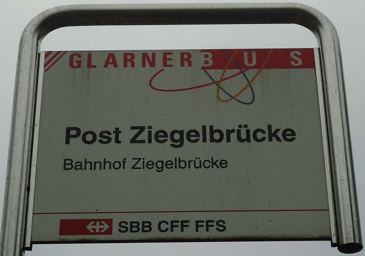 (130'783) - GLARNER BUS/SBB CFF FFS-Haltestellenschild - Ziegelbr�cke, Post Ziegelbr�cke - am 24. Oktober 2010