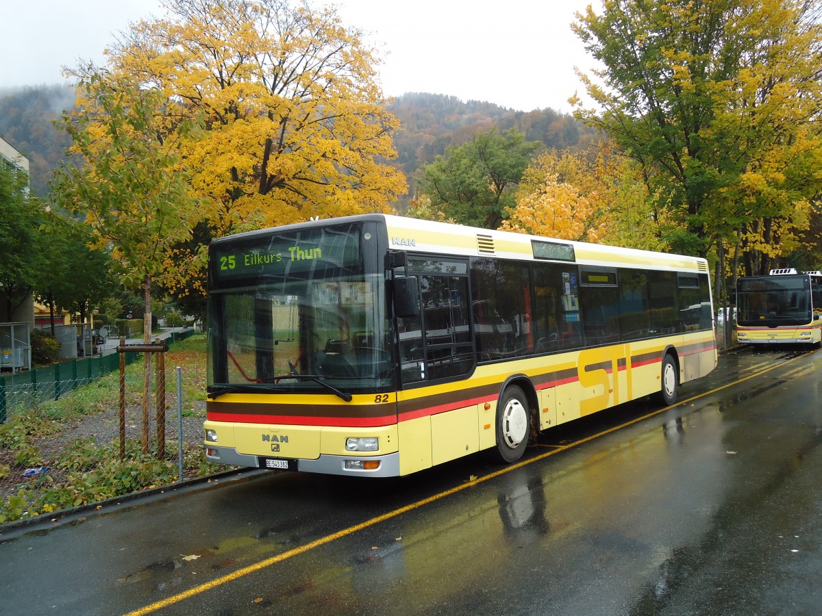 (130'806) - STI Thun - Nr. 82/BE 543'382 - MAN am 25. Oktober 2010 bei der Schiffl�ndte Thun