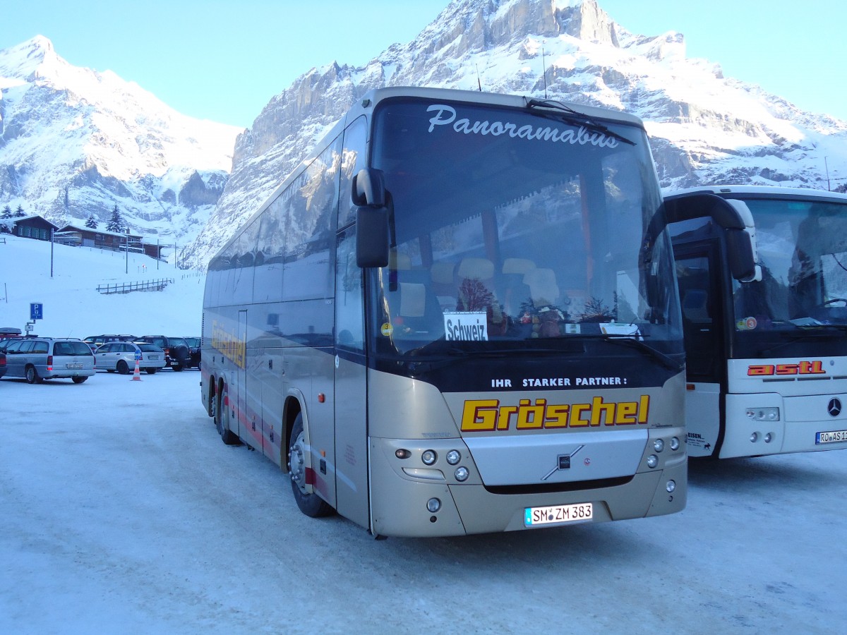 (131'892) - Aus Deutschland: Gr�schel, Zella-Mehlis - SM-ZM 383 - Volvo am 31. Dezember 2010 in Grindelwald, Grund