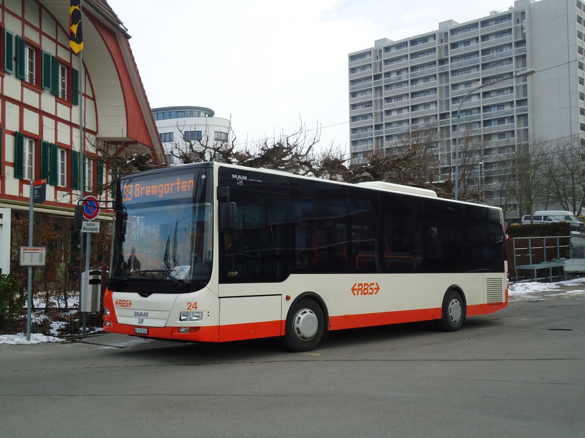 (132'432) - RBS Worblaufen - Nr. 24/BE 535'524 - MAN/G�ppel am 24. Januar 2011 beim Bahnhof Worblaufen