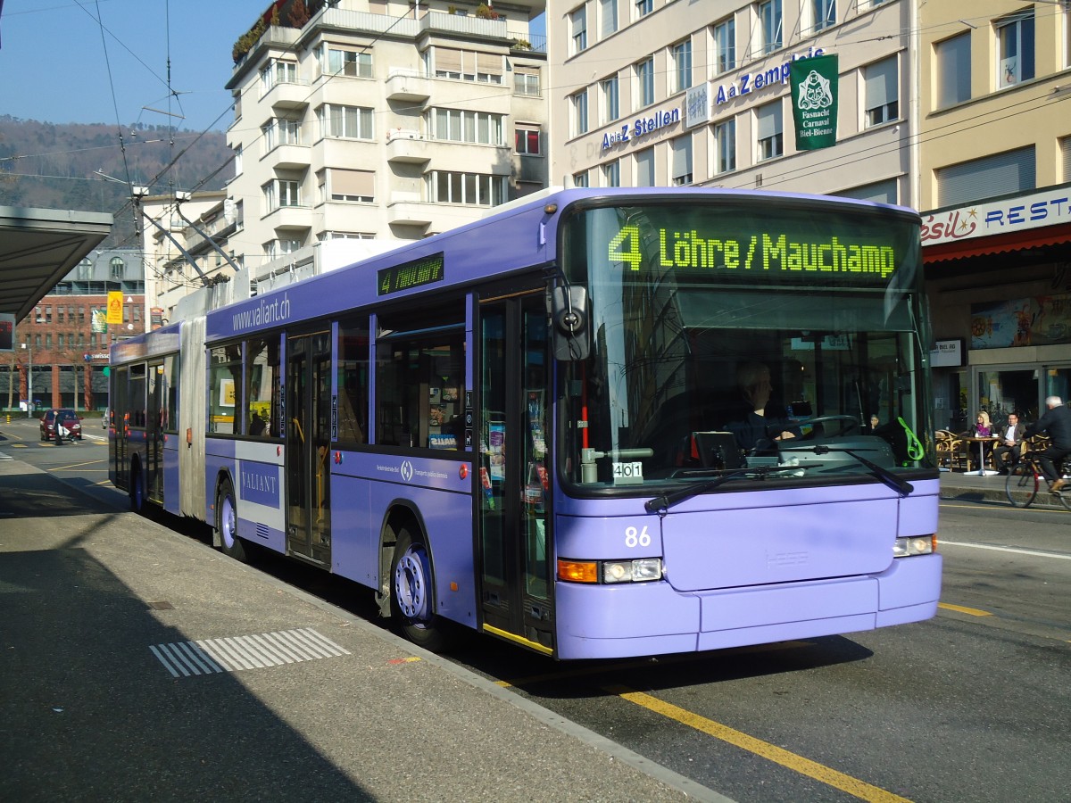 (132'785) - VB Biel - Nr. 86 - NAW/Hess Gelenktrolleybus am 9. M�rz 2011 beim Bahnhof Biel
