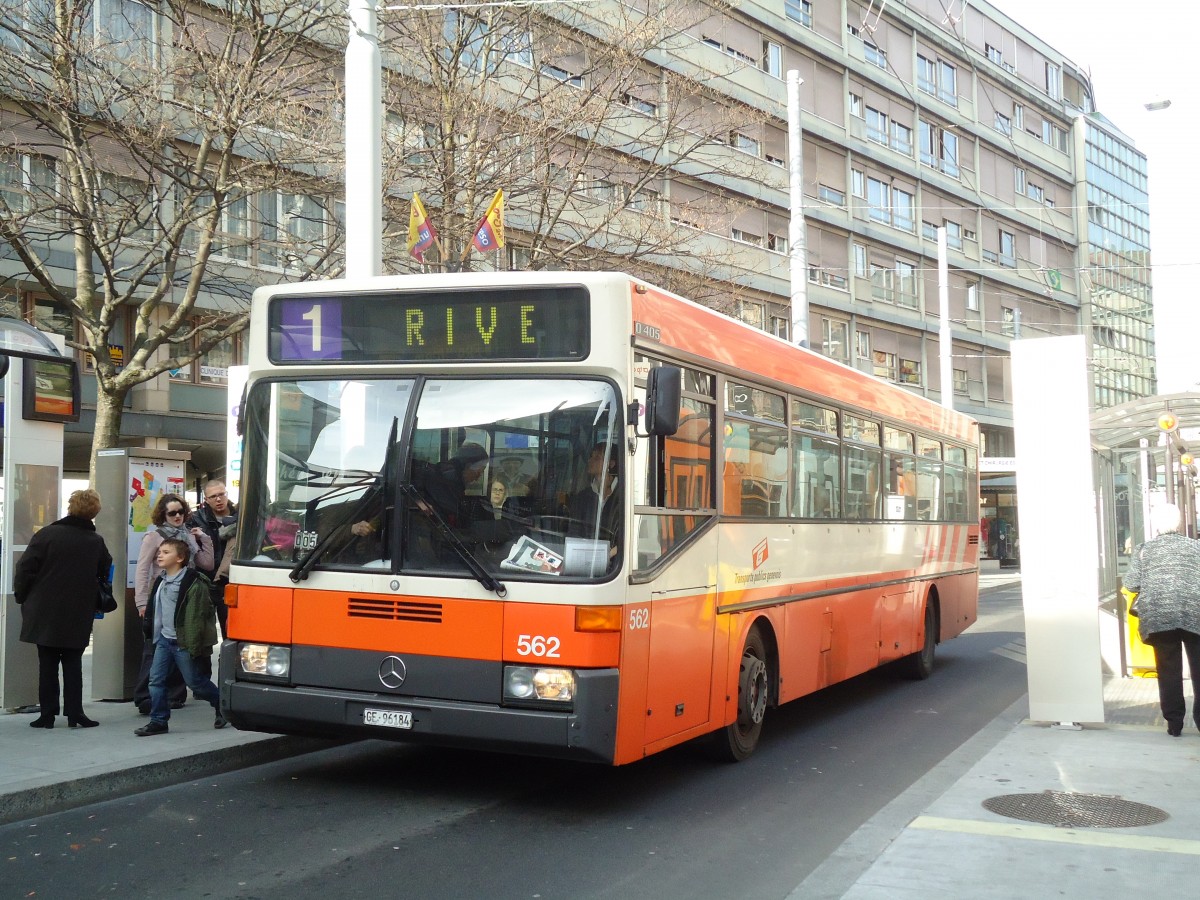 (132'924) - TPG Gen�ve - Nr. 562/GE 96'184 - Mercedes am 10. M�rz 2011 in Gen�ve, Coutance