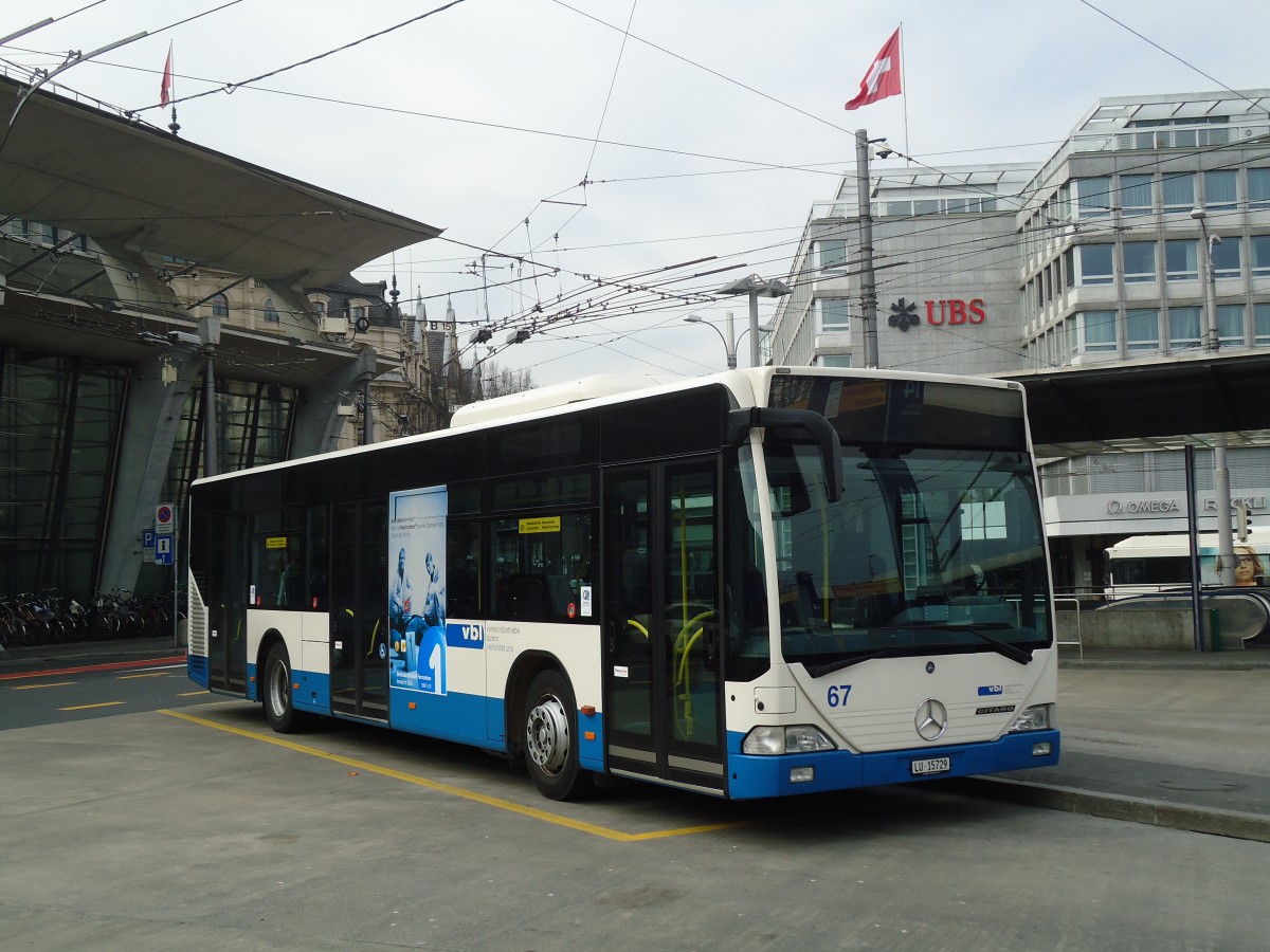 (132'982) - VBL Luzern - Nr. 67/LU 15'729 - Mercedes am 11. M�rz 2011 beim Bahnhof Luzern