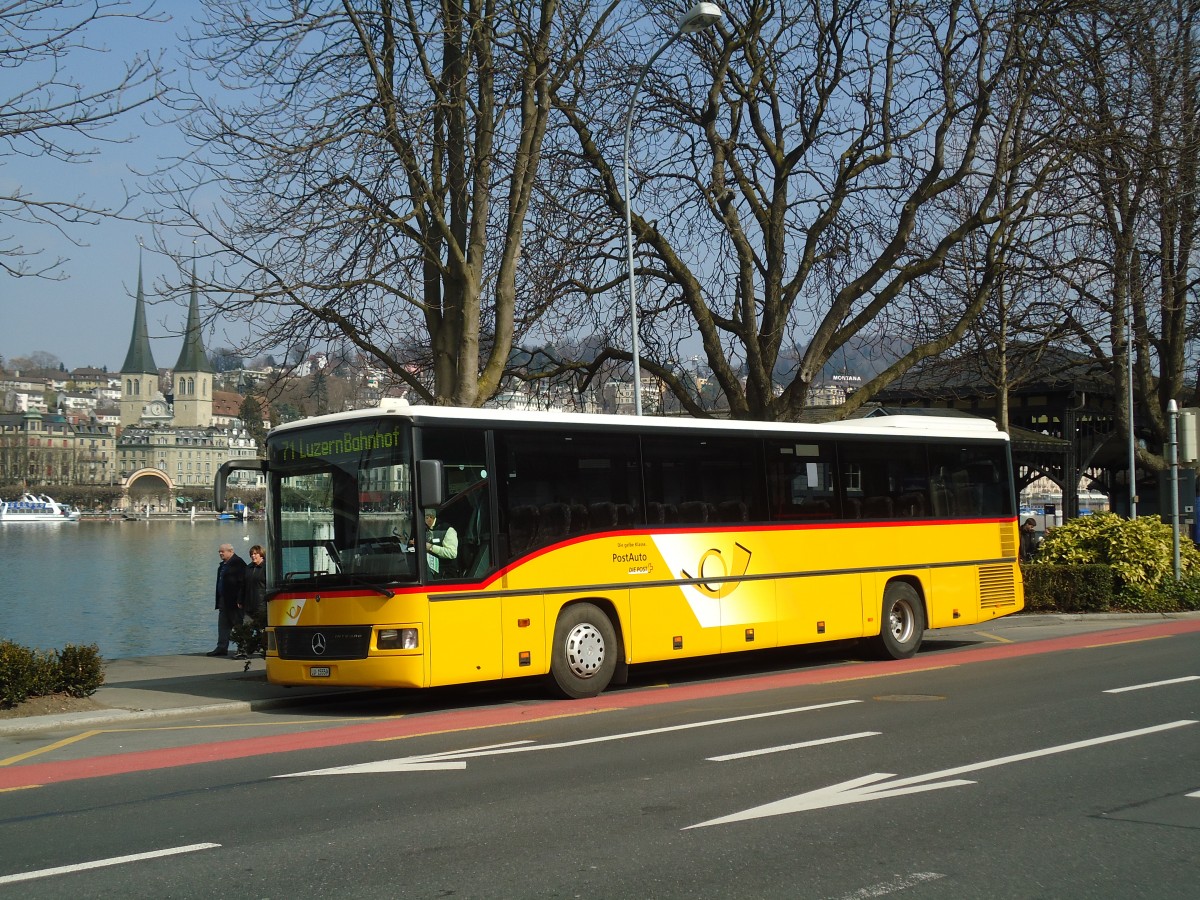 (133'014) - Bucheli, Kriens - Nr. 26/LU 15'559 - Mercedes am 11. M�rz 2011 beim Bahnhof Luzern