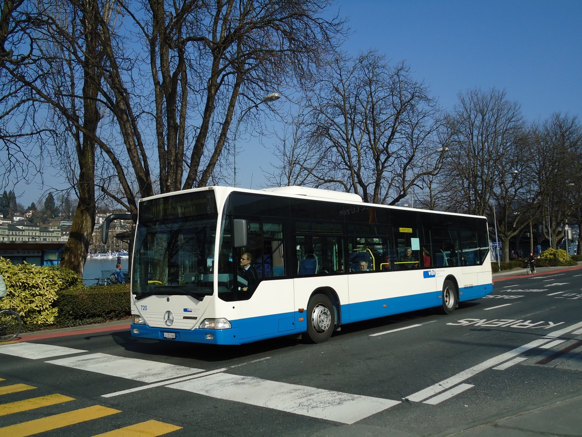 (133'042) - VBL Luzern - Nr. 720/LU 202'668 - Mercedes (ex Heggli, Kriens Nr. 720) am 11. M�rz 2011 beim Bahnhof Luzern