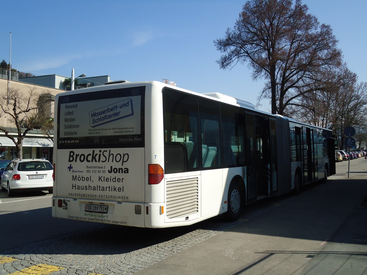 (133'162) - Schneider, Ermenswil - Nr. 7/SG 289'751 - Mercedes am 23. M�rz 2011 beim Bahnhof Wattwil