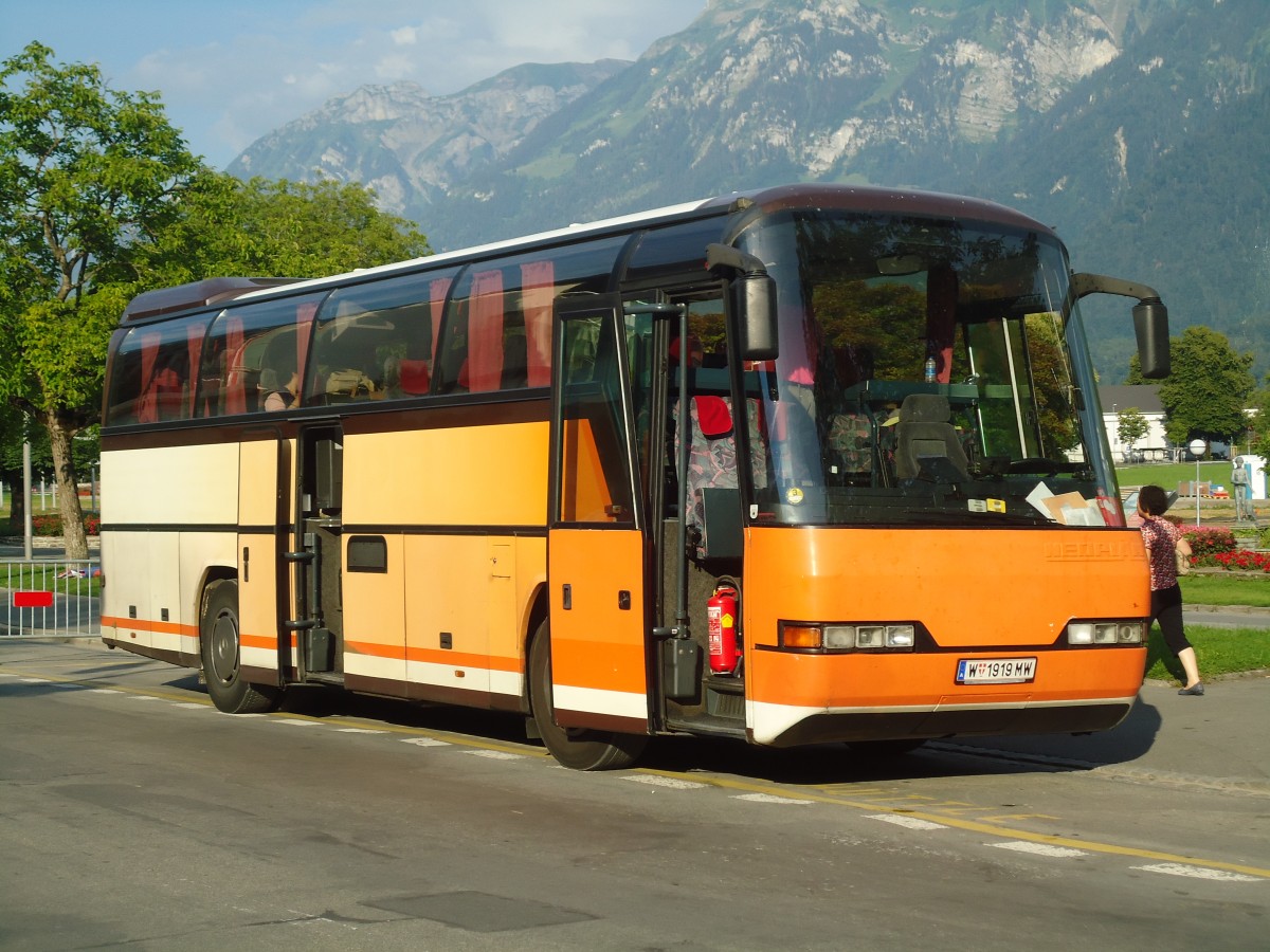 (134'560) - Aus Oesterreich: W 1919 MW - Neoplan am 27. Juni 2011 in Interlaken, H�heweg