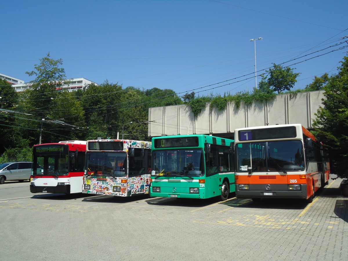 (135'089) - TL Lausanne (Steiner 14) - Nr. 646/VD 255'036 - Volvo/Hess (von Hess, Bellach) + (BVB 736; ex VAG Freiburg/D Nr. 936) - Nr. 641/BS 3236 + (BVB 734; ex VAG Freiburg/D Nr. 933) - Nr. 642/BS 3234 + (TPG 285) - Nr. 636/GE 96'140 - Mercedes am 12. Juli 2011 in Lausanne, D�p�t Borde
