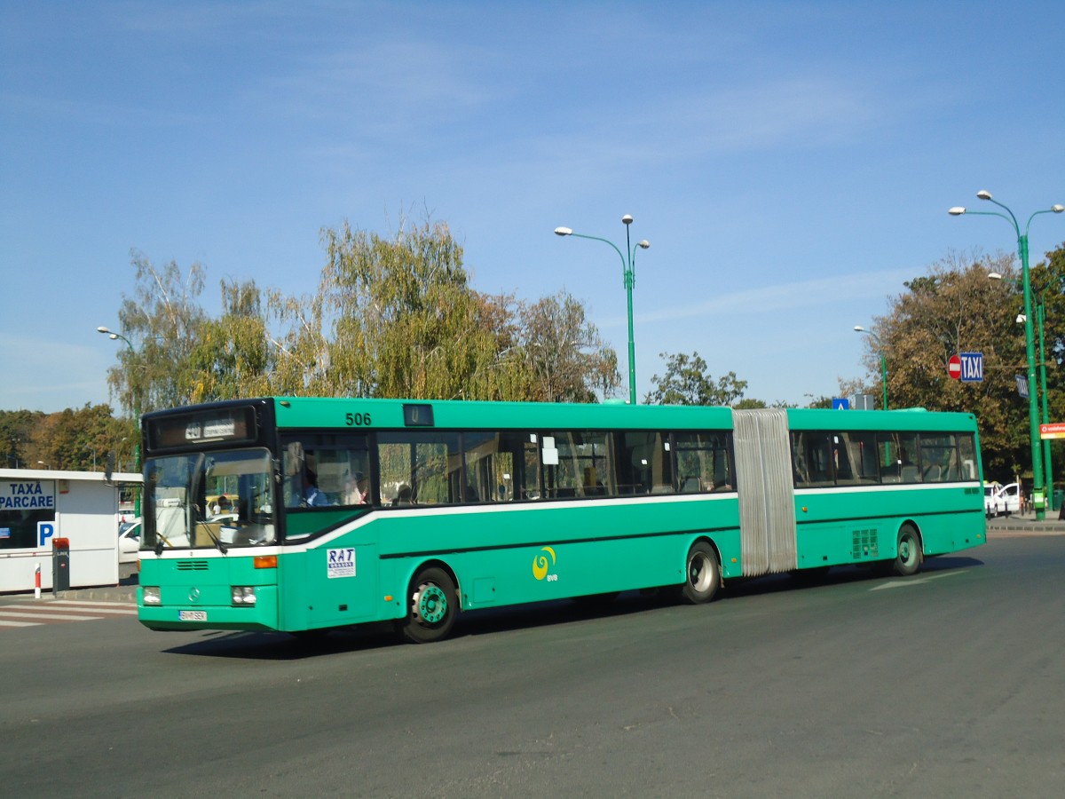 (136'369) - RAT Brasov - Nr. 506/BV 11 SEK - Mercedes (ex BVB Basel/CH Nr. 722; ex Vorf�hrwagen) am 4. Oktober 2011 beim Bahnhof Brasov
