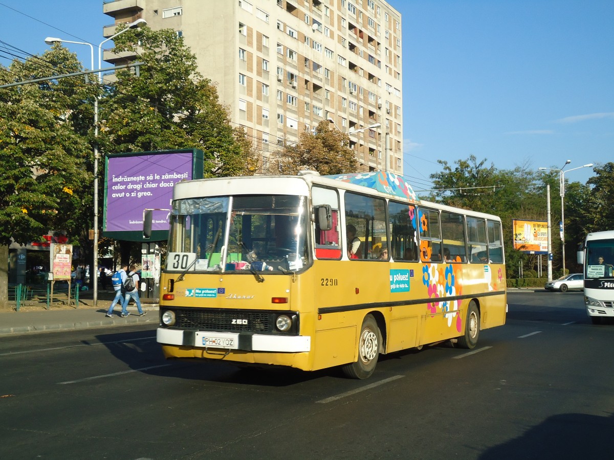 (136'404) - RATP Ploiesti - Nr. 2290/PH 02 YOZ - Ikarus am 5. Oktober 2011 beim Bahnhof Ploiesti S�d