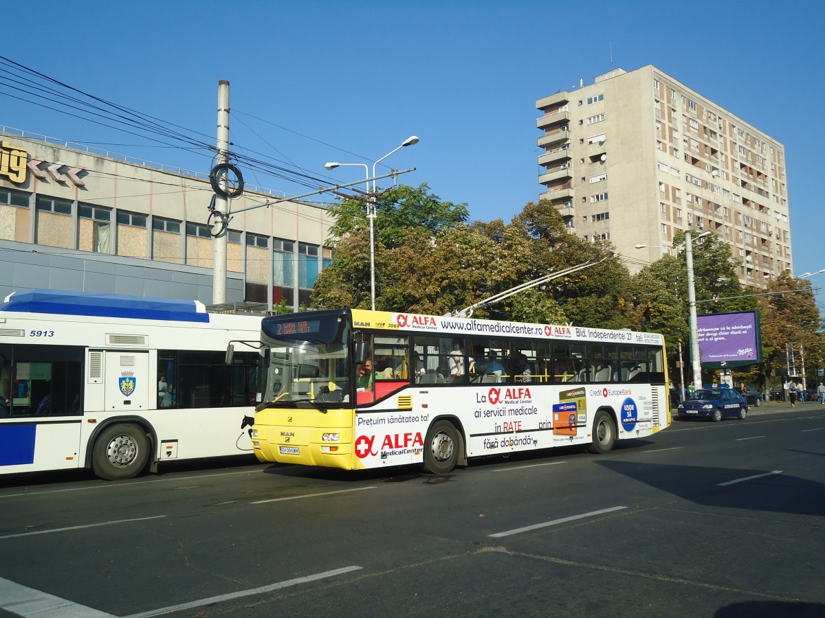 (136'423) - RATP Ploiesti - Nr. 3069/PH 09 NWM - MAN am 5. Oktober 2011 beim Bahnhof Ploiesti S�d
