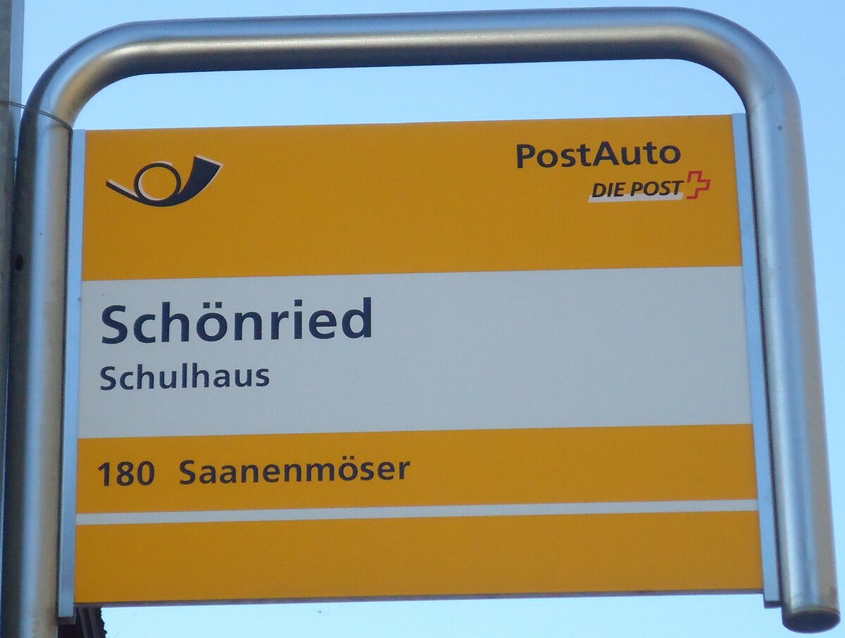 (137'009) - PostAuto-Haltestellenschild - Sch�nried, Schulhaus - am 25. November 2011