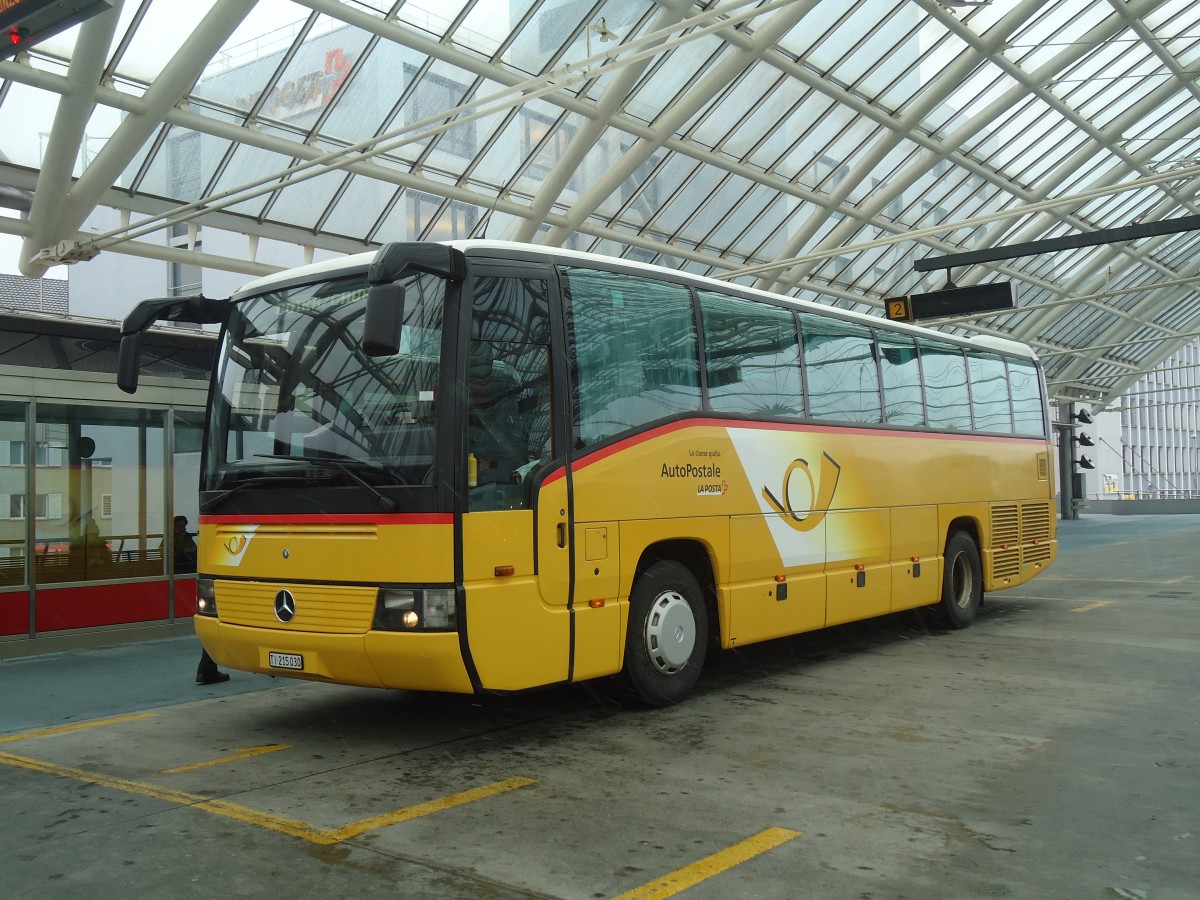 (137'920) - AutoPostale Ticino - TI 215'030 - Mercedes (ex P 25'590; ex Jelmorini, Tesserete) am 5. M�rz 2012 in Chur, Postautostation