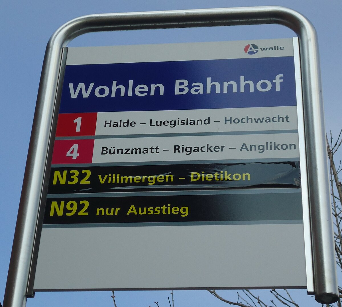 (138'061) - A-welle-Haltestellenschild - Wohlen, Bahnhof - am 6. M�rz 2012
