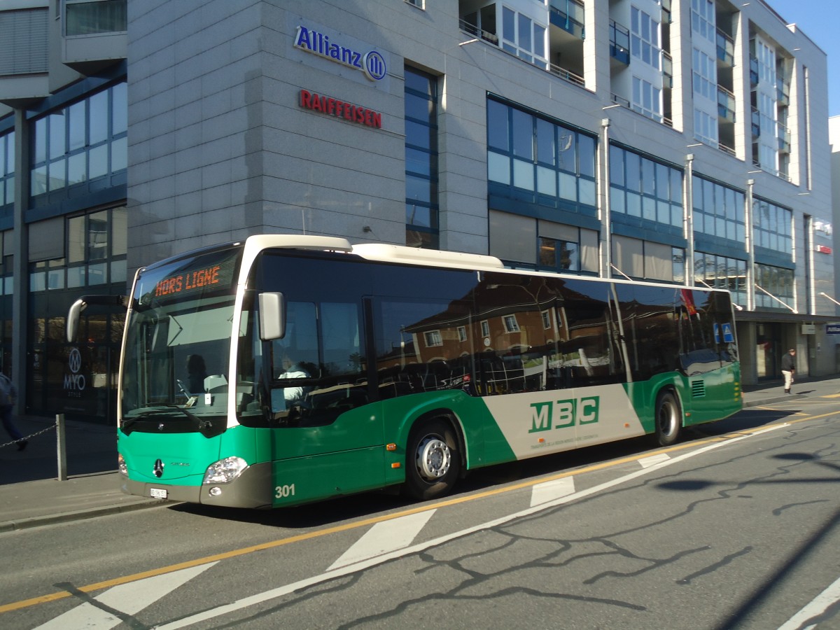 (138'171) - MBC Morges - Nr. 301/VD 196'151 - Mercedes am 9. M�rz 2012 beim Bahnhof Morges